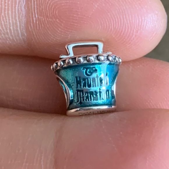 NWOT Disney Parks 2023 The Haunted Mansion Hatbox Ghost Sterling Silver 925 - Picture 4 of 9